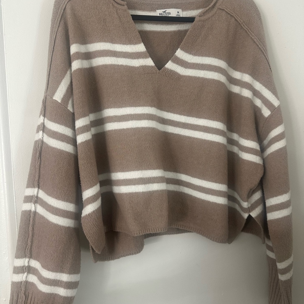 Hollister Taupe and White V-Neck Sweater